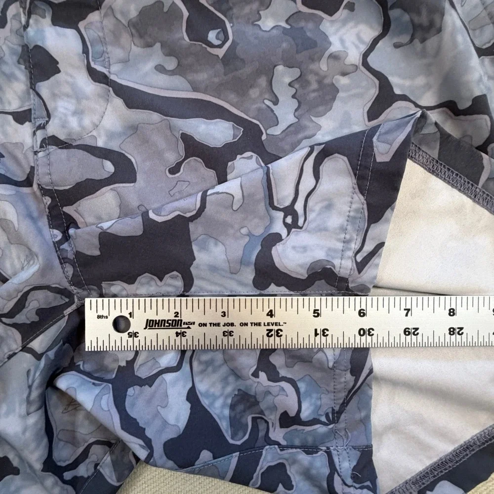 Huk Performance Fishing Shorts Mens XL Grey Blue Camo H2000110 Stretch Outdoor